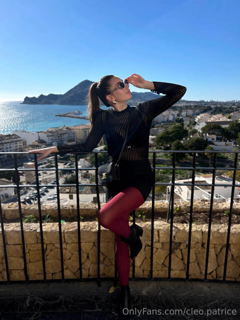 I was told yesterday that i look like a person who always knows what 