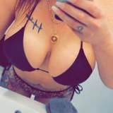 queenbigboobs