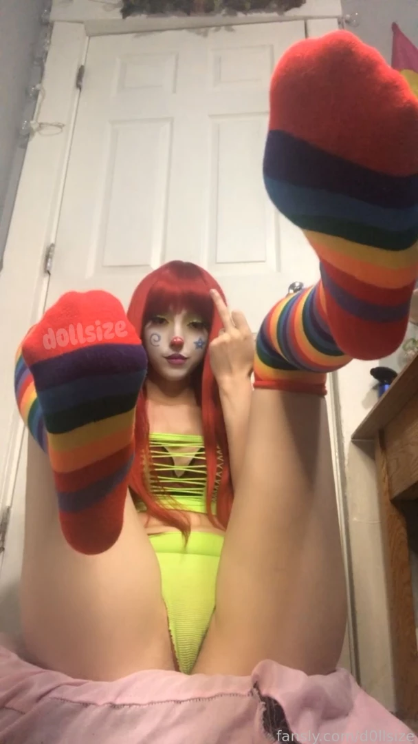 Photos from last night fyp clowngirl part 7 