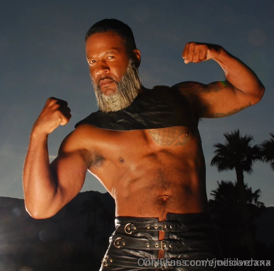 When i have some spare time i love to check out all the other men here 