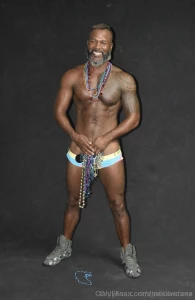 When i have some spare time i love to check out all the other men here part 1