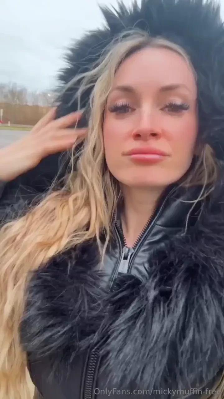 It s so cold brrr want to warm me up 