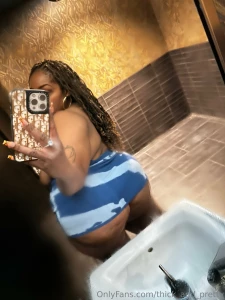 If go to the bathroom and send you this picture we takin the food to
