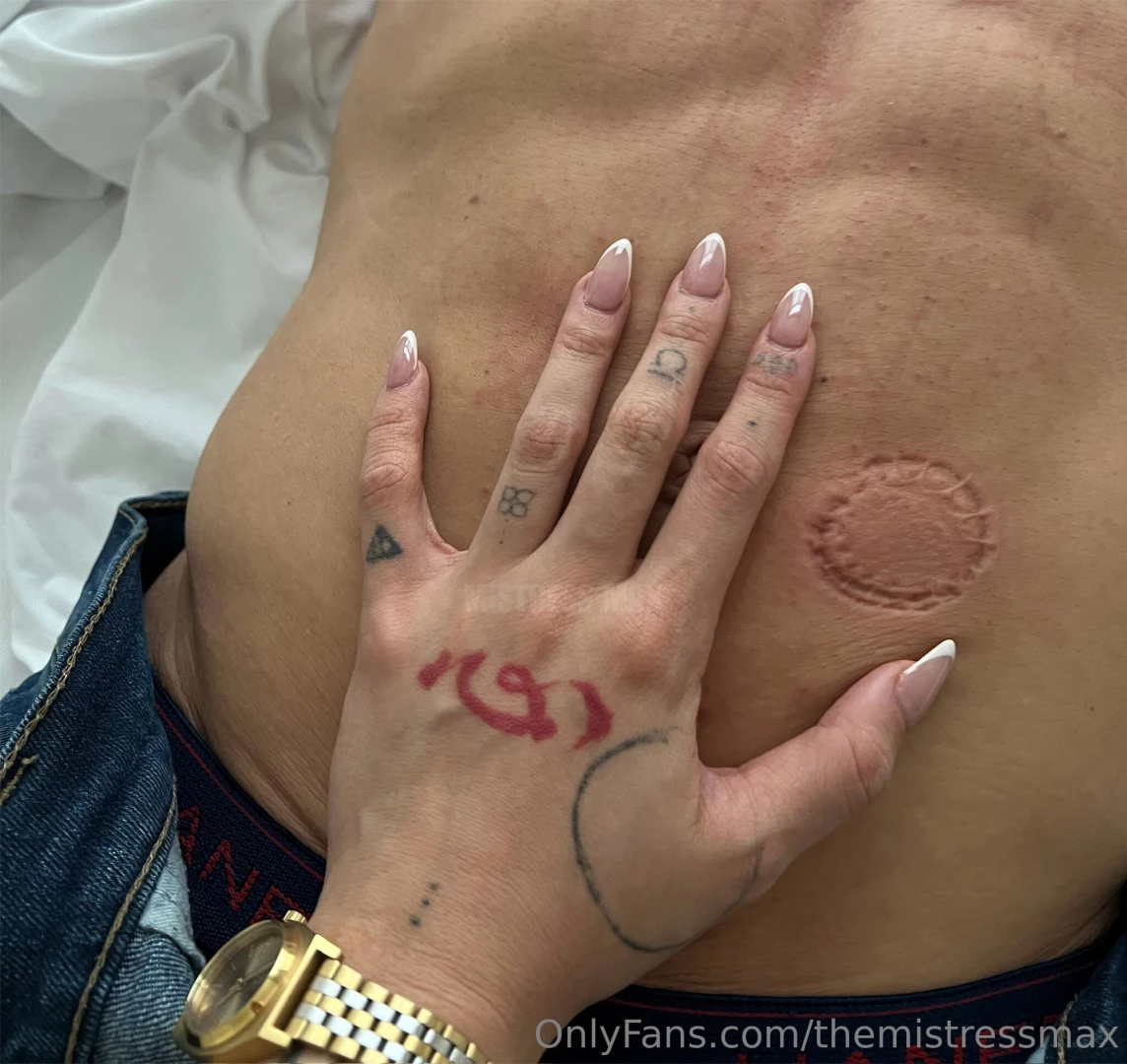 I have acquired a new fuck toy meaning you cucks should be tripping 