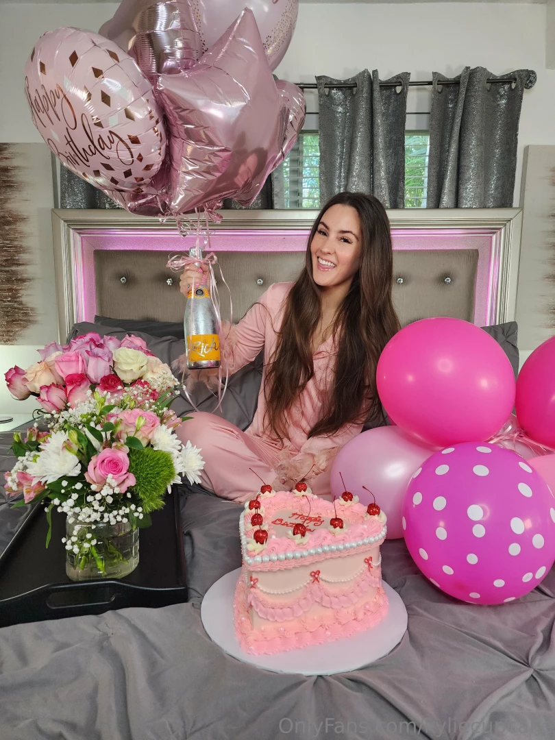 A special thank youuuu to everyone who helped make my day extra sweet part 2 