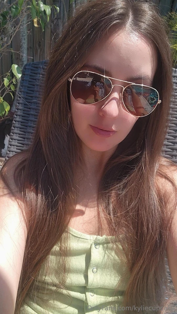 Swipe for a lil treat 