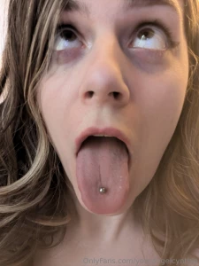 I m gonna be your bubblegum bitch upload 1 2 of the day keep an eye part 1