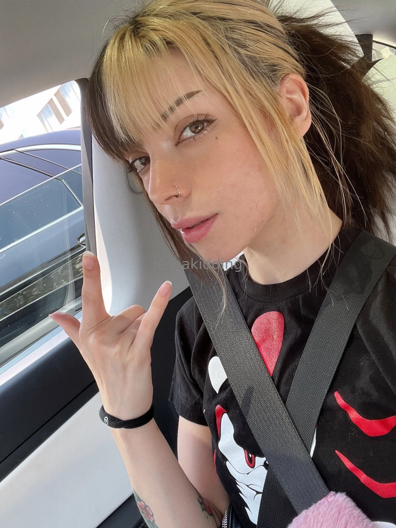 I fell asleep ok anyways we work today responding to all custom 