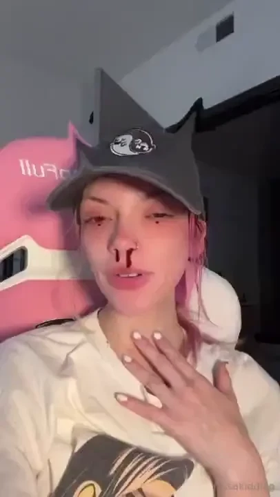 Me realizing i would have to be a mime to stream today my voice is 