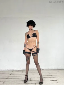 Getting online to chat later making customs and signs after the gym