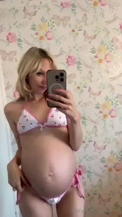 Is my belly button looking cute 