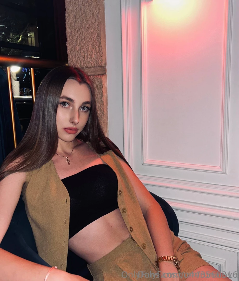 Free to subscribe renata_r this 18yo cute girl is able to do something part 160 