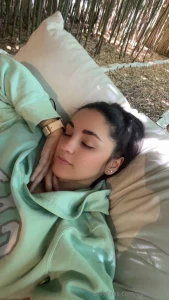 Hoy estoy muy cansada y tengo que ir al gym voy