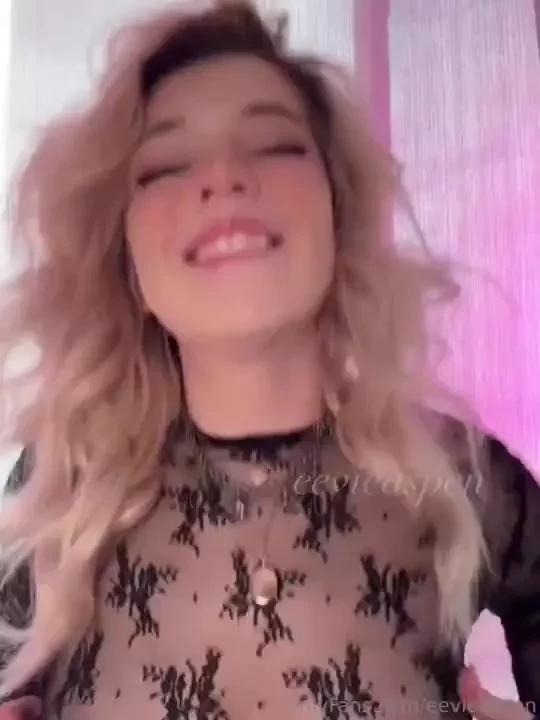 Hey babe did you know i stream on tw tch currently live 730pm est 