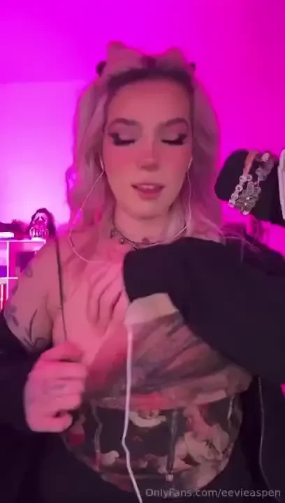 Psst incase you didn t know i m streaming over on twitch rn 