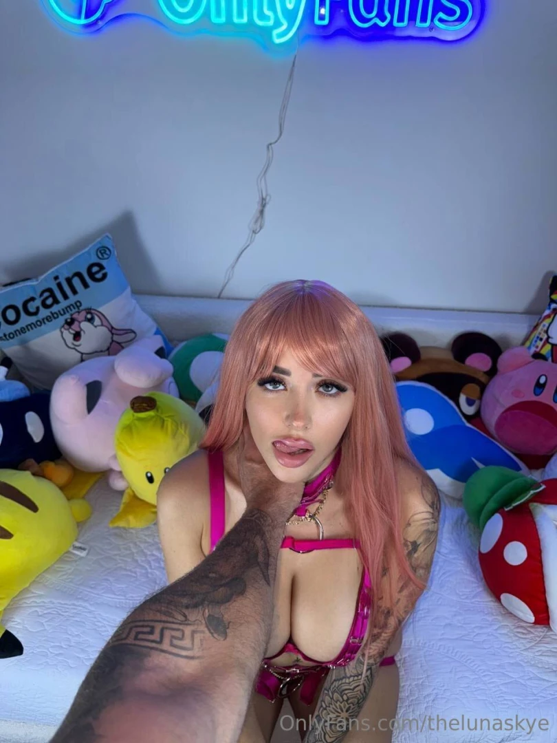 Would u grab my neck like this daddy 