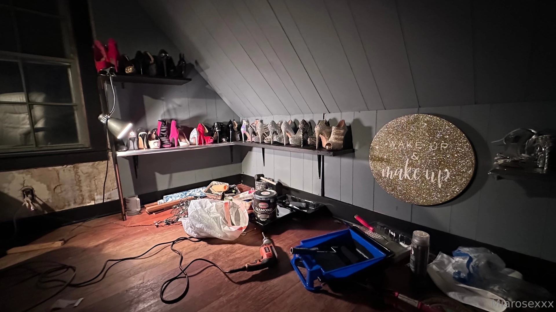 Finishing up my shoe closet what a pain that has been and some photos 