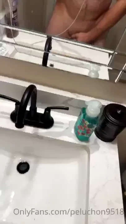 Tengo ganas se me esta poniendo dura a todas horas 