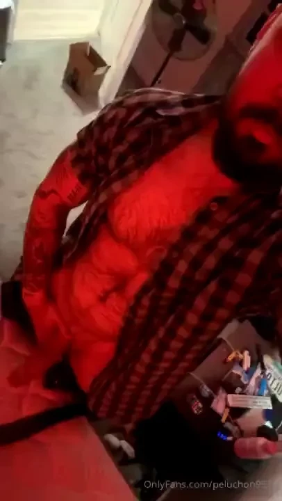 Como estan quetal va su dia alguien por aqui que quiera chuparme la part 4 