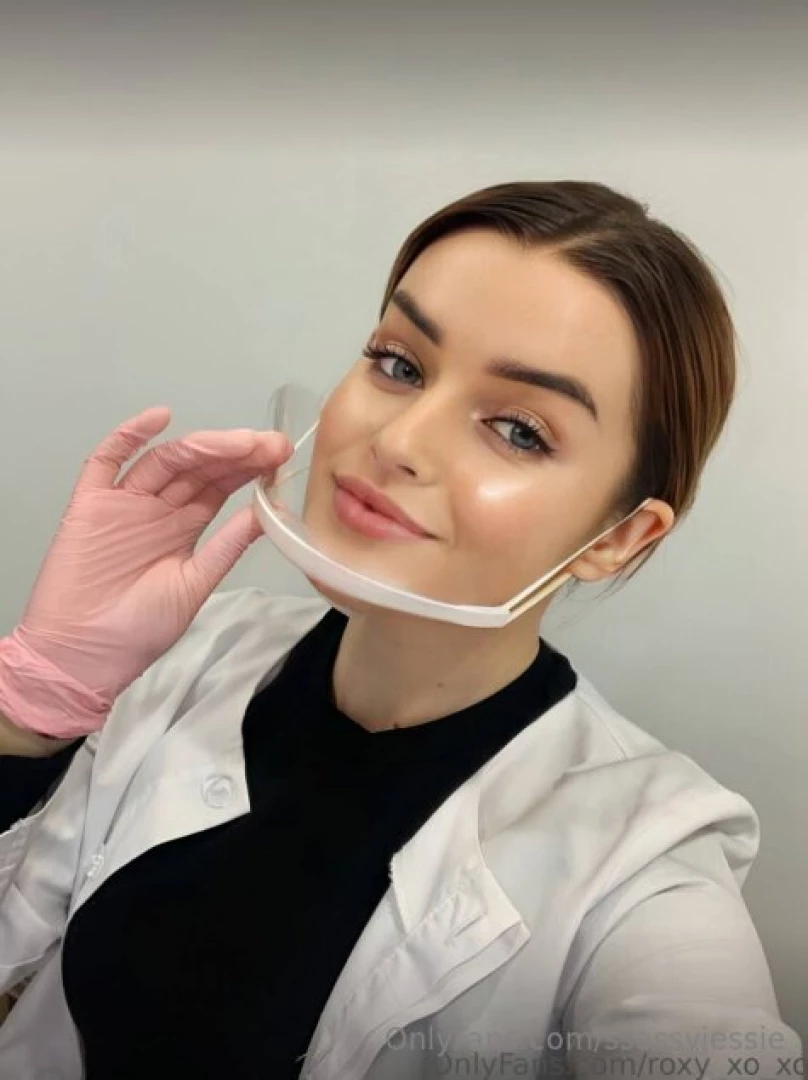 Cute kitty roxy_xo_xo loves cocks of all sizes when she gets horny she part 408 