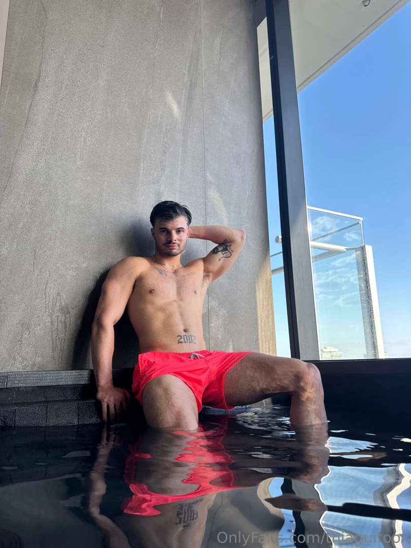 Hey bb write me a private message i want to cool off with you 