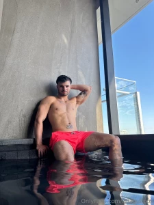 Hey bb write me a private message i want to cool off with you