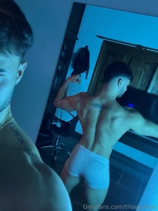 What is that fantasy you have with me baby cual es esa fantas a que