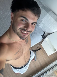 Hey bb come to my dm i m ready to play hot