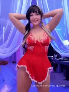 Which is your favorite 1 or 2 the way the bottom of this lingerie is part 1