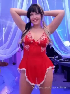 Which is your favorite 1 or 2 the way the bottom of this lingerie is