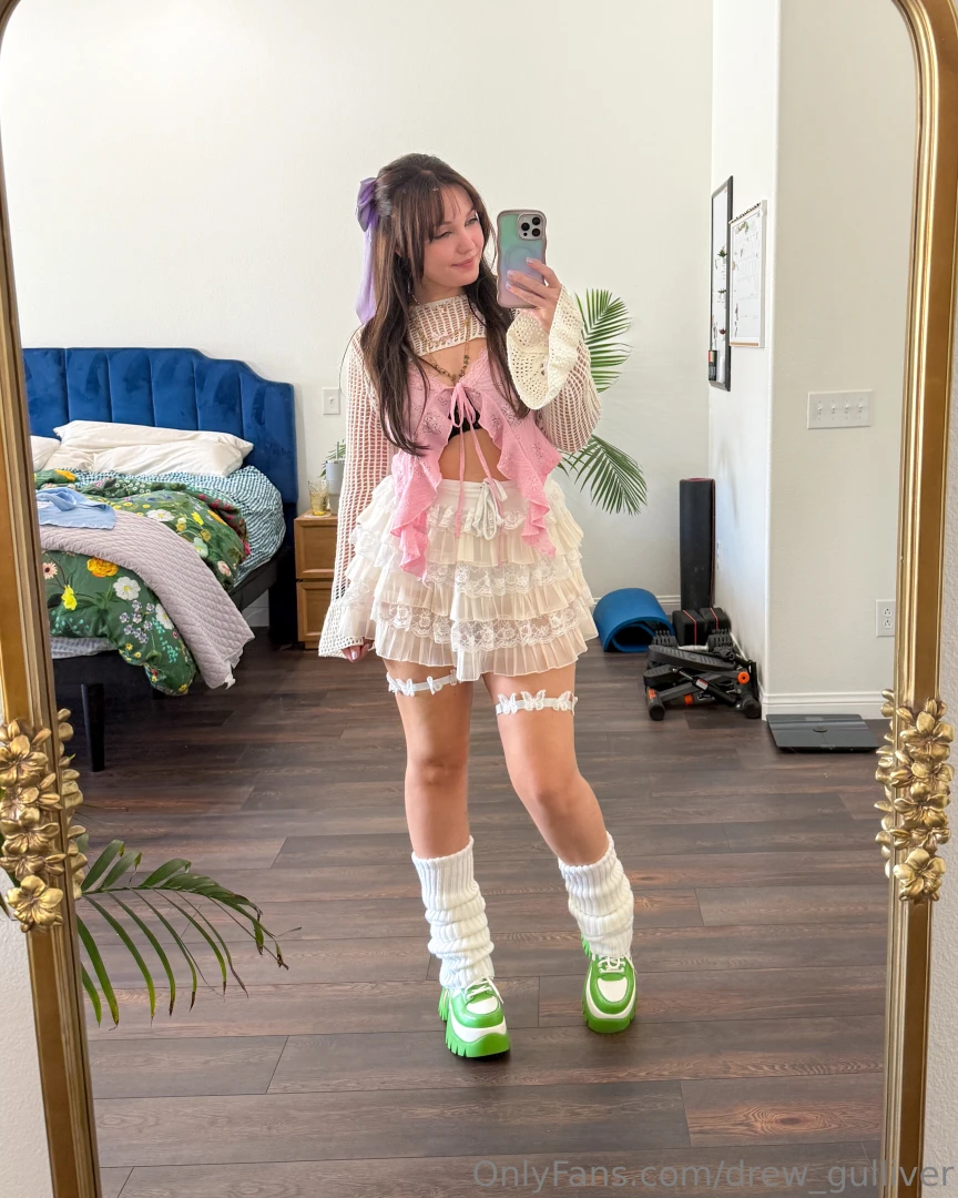 Another outfit that i wore the other day while filming i still can t part 3 