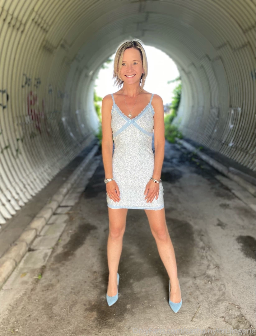 Ich warte im tunnel in halterlosen str mpfen i m waiting in the tunnel part 2 