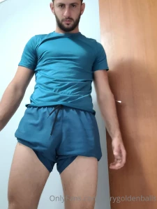 Your new personal trainer is a str8 hunk and you have a feeling he won