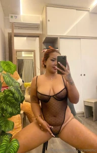 Quit zooming in and dm me already