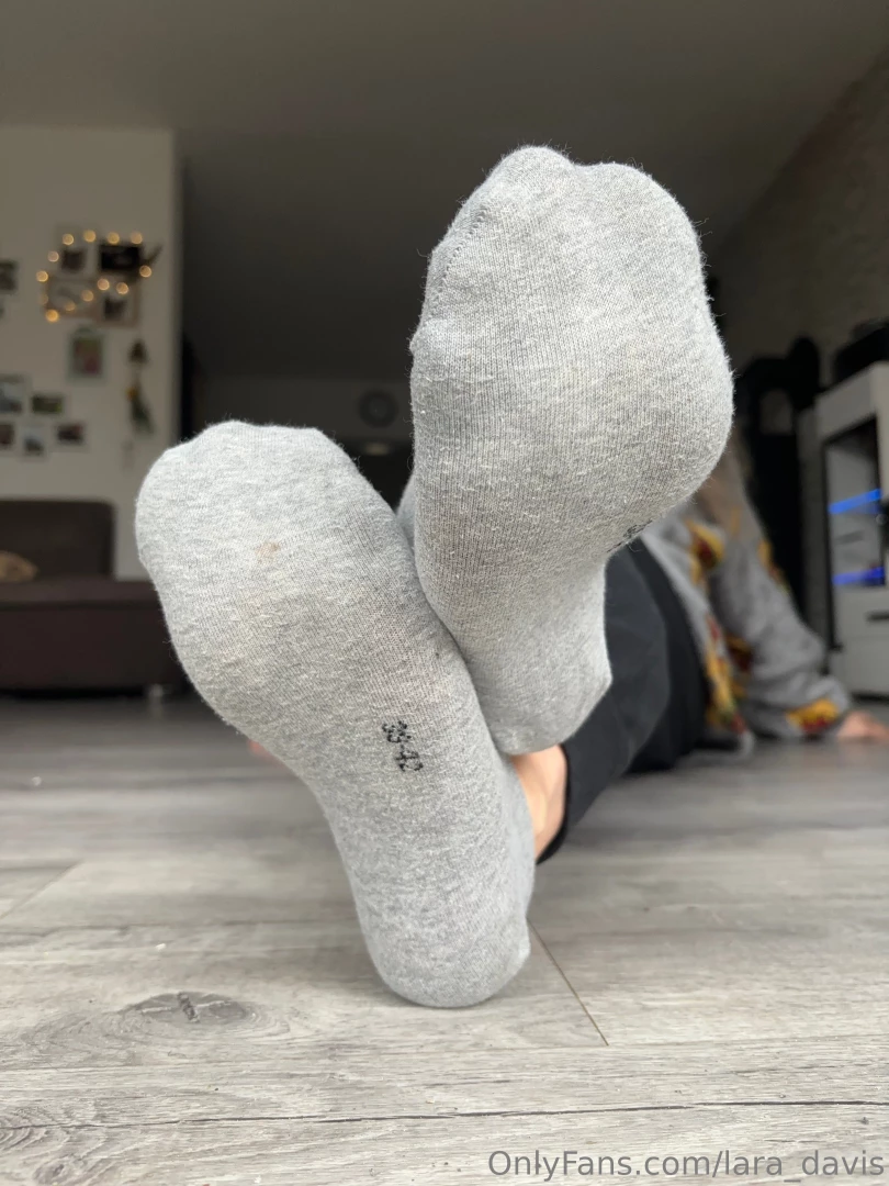 Sniff my grey sock it s actually my favorite color 