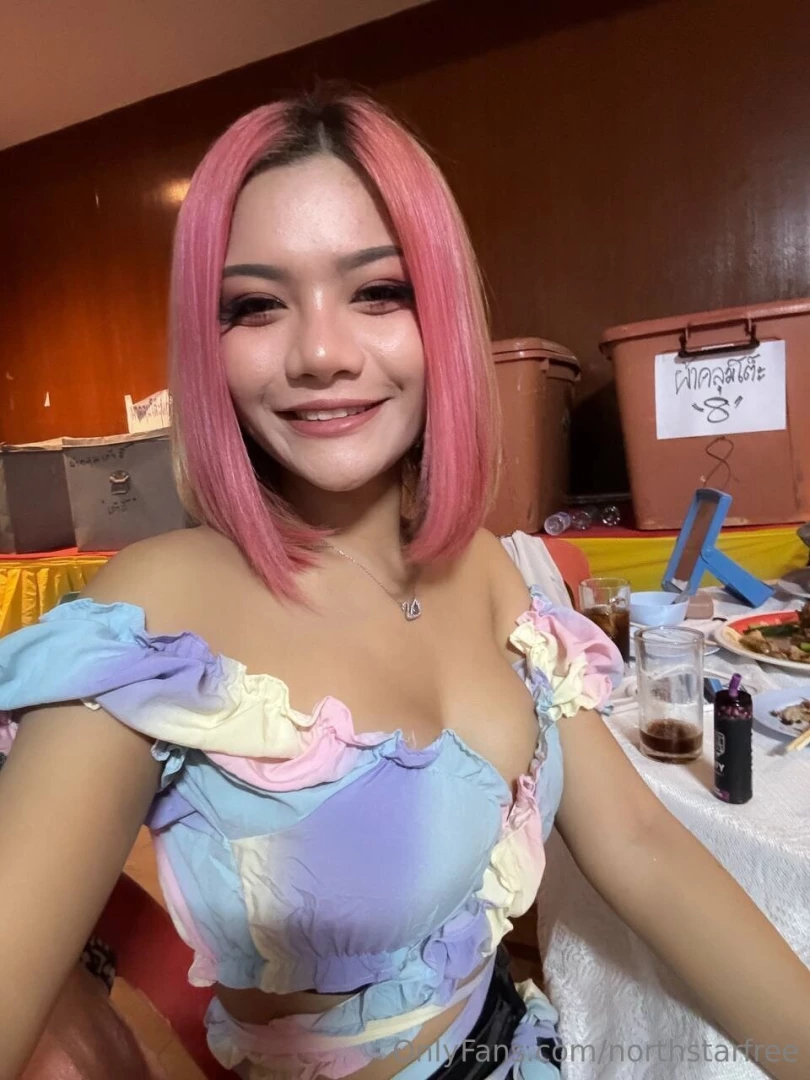 The more you scroll the more you fall for me probably part 2 