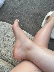 Fa troppo caldo i miei piedini hanno bisogno di stare all aria aperta part 2