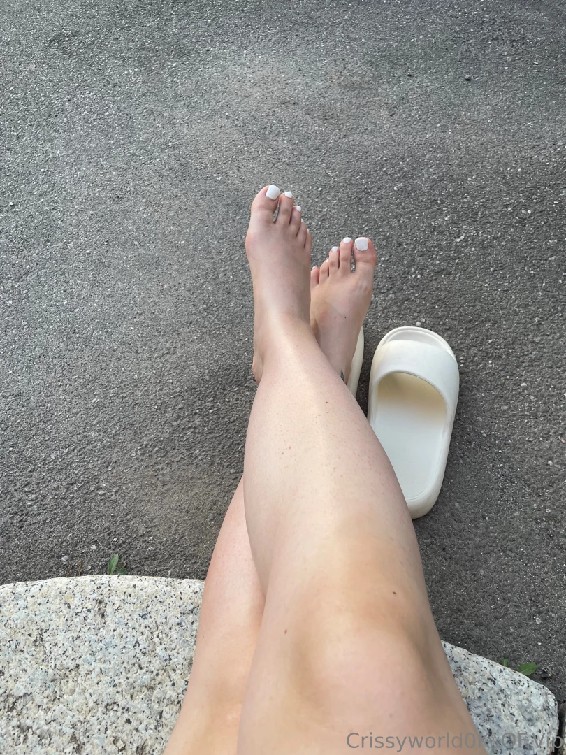 Fa troppo caldo i miei piedini hanno bisogno di stare all aria aperta part 1 