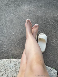 Fa troppo caldo i miei piedini hanno bisogno di stare all aria aperta part 1