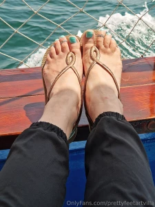 Happy sunday i bet you wanna be close to my feet on that boat what part 1