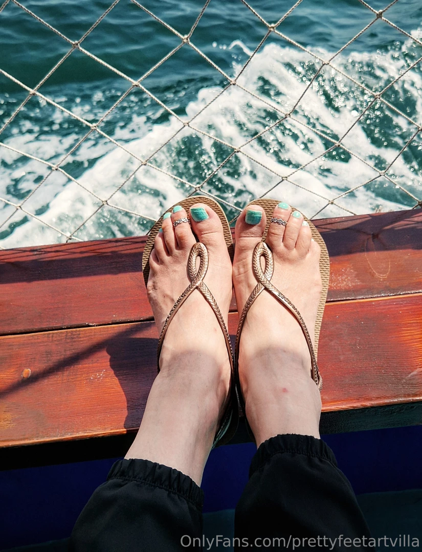 Happy sunday i bet you wanna be close to my feet on that boat what part 2 