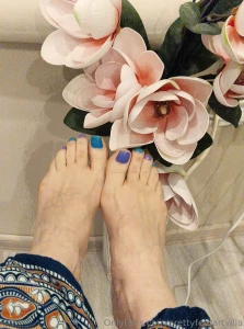 The full magnolia set is finally here contains 4 lovely photos of my