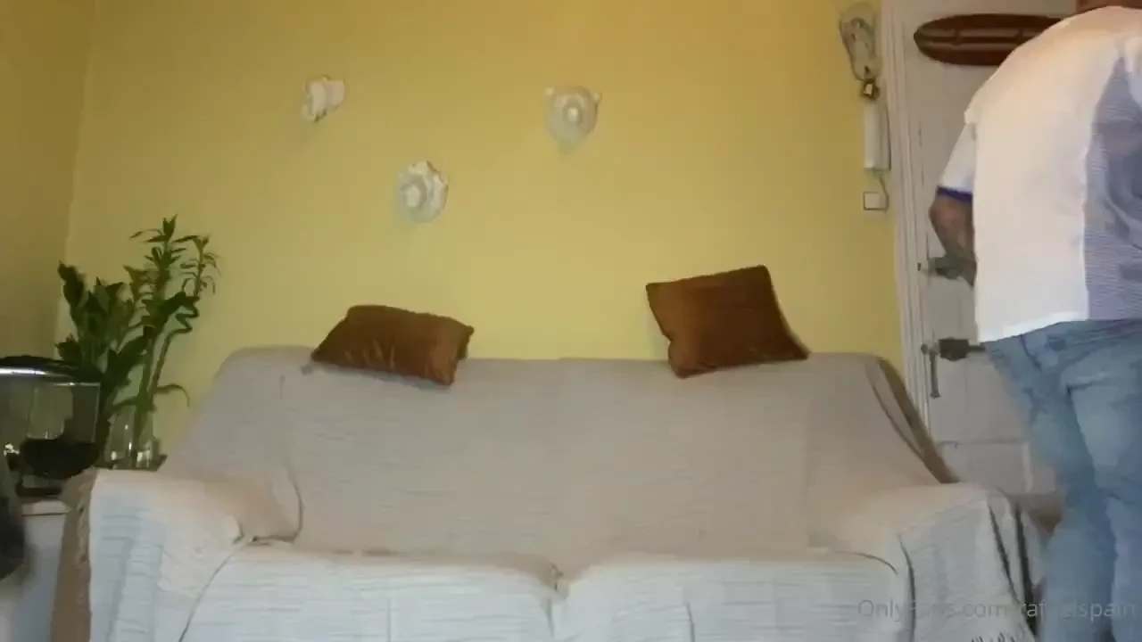 Jugando con mi colega hetero dos buenos pollones para ti kevin_boyx 