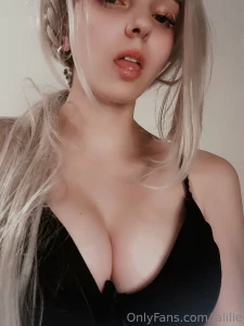 Hey sweetie can you imagine my wet lips on your dick or wanna see my part 1