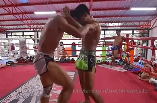 Clinch training turns me the fuck on 