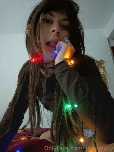 I wish you a merry christmas if u wish leave me a tip and i leave you part 1