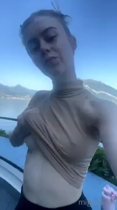 Titty flash to make your tuesday better 