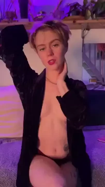 Sexy wink for your wednesday 