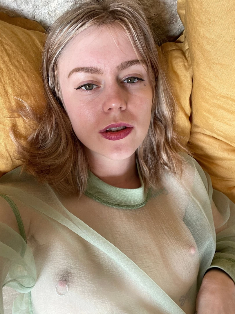 Just over here looking sultry 