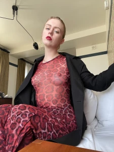 Threatening aura as you re on your knees part 1